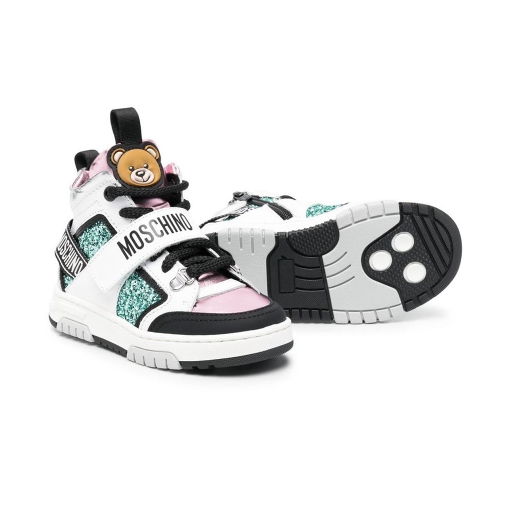 Moschino sneaker kid.
